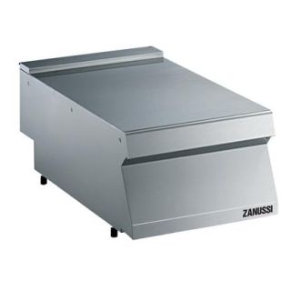 Zanussi MODULAR COOKING AVSTÄLLNINGSENHET. BÄNKMODELL. 400 MM. ½ MODUL. STÄNGT UNDERREDE.