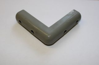 AVBÄRARSKYDD 4 HÖRN, GRÅ PVC