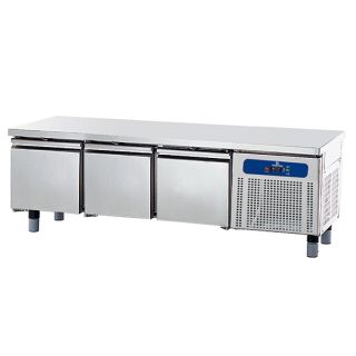 FRYSBÄNK MED 3 LÅDOR 1/1 FÖR KOKPLATTOR, W = 1800 MM
