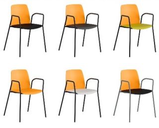 STAPELBAR STOL I PLAST MED ARMSTÖD – CHOICE ORANGE